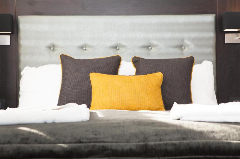 Deluxe Double Room image 3