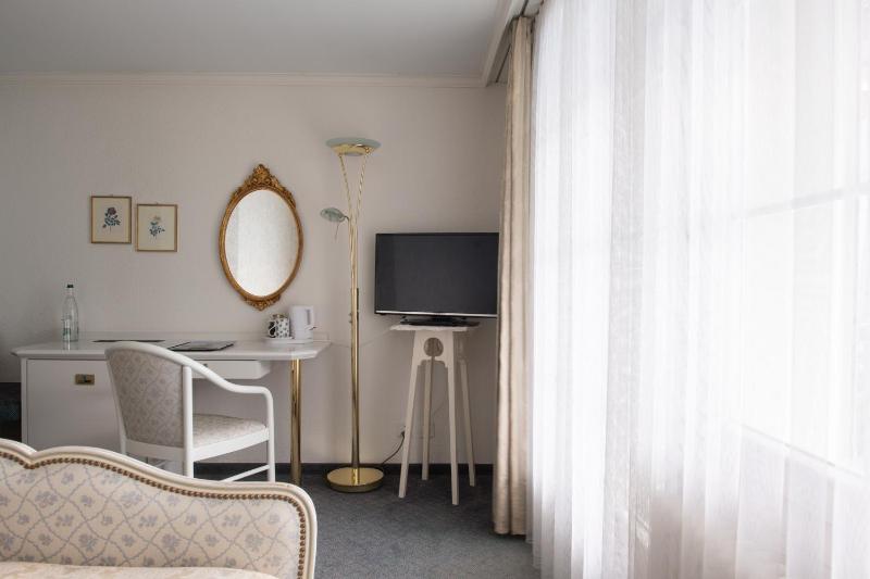 Single Room with Lake View and Balcony image 4