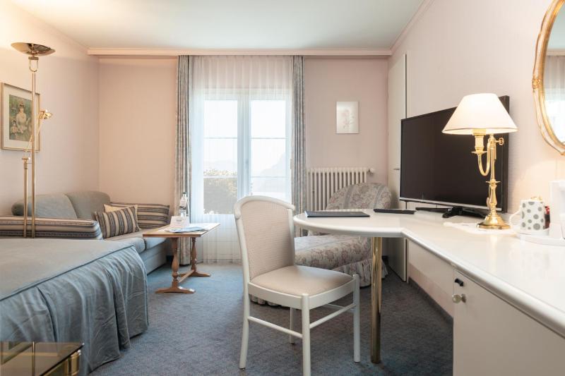 Single Room with Lake View and Balcony image 3