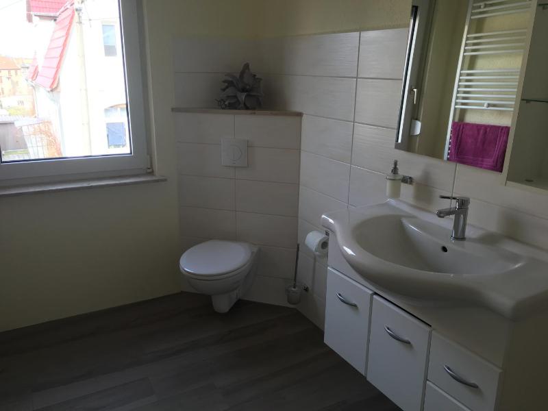 Apartment with Shower image 2