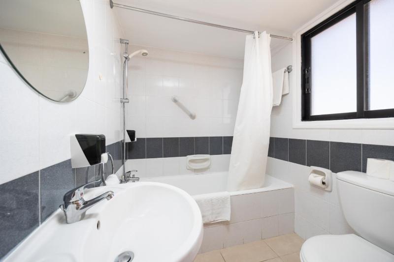 One-Bedroom Apartment with Balcony image 2