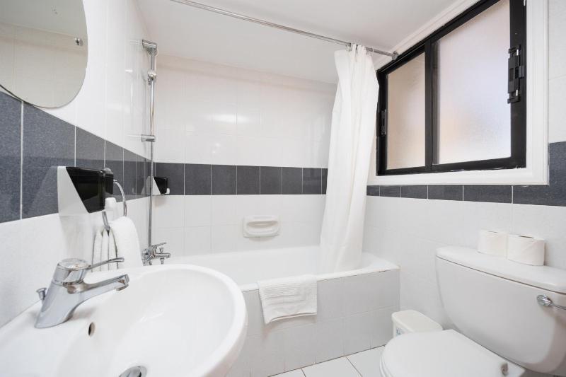 One-Bedroom Apartment with Sea View image 2