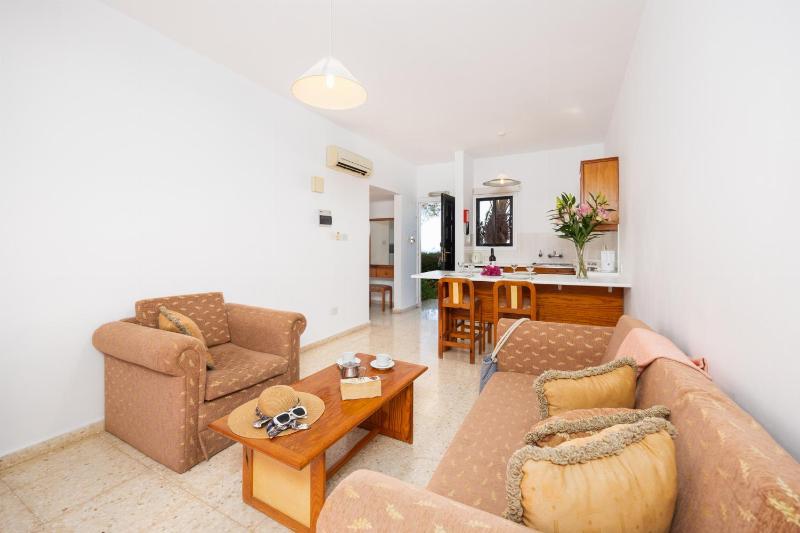 One-Bedroom Apartment with Garden View image 4