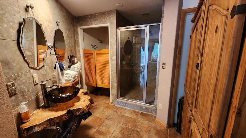 King Suite image 3