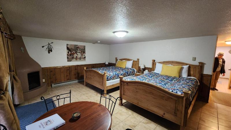 King Suite with Deck image 3