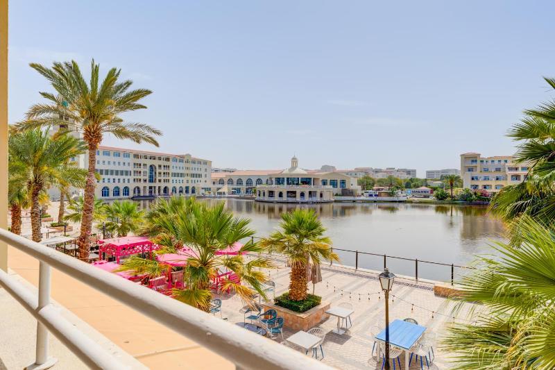 Two-Bedroom Apartment with Balcony and Lake View - Shuttle Service to JBR Beach and Access to The Market Mall image 2