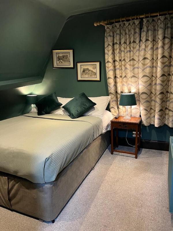 Double Room image 3