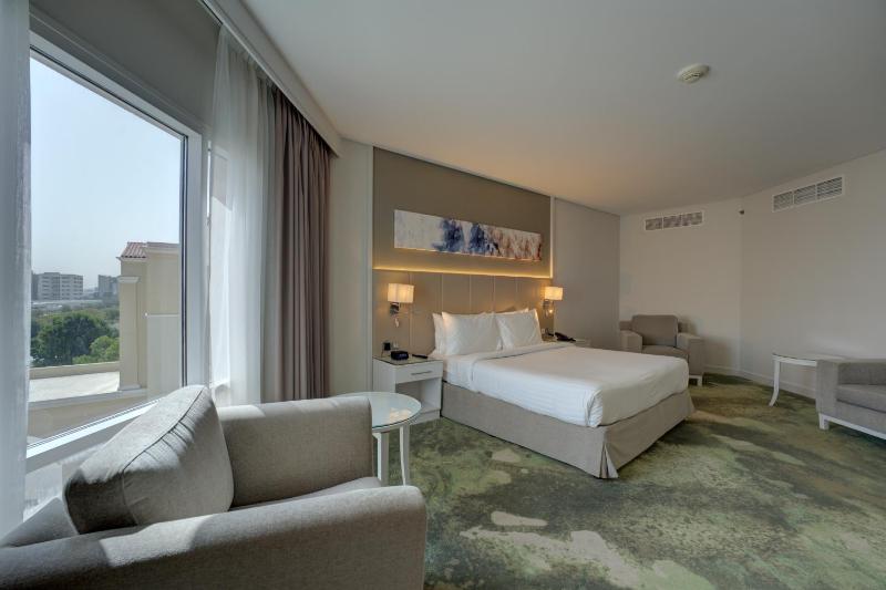 Junior Suite - Shuttle Service to JBR Beach and Access to The Market Mall image 3