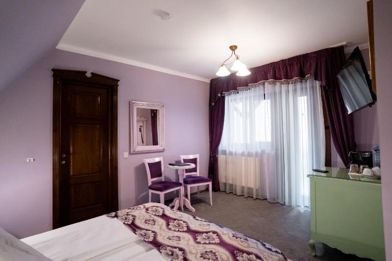 Standard Double Room image 2