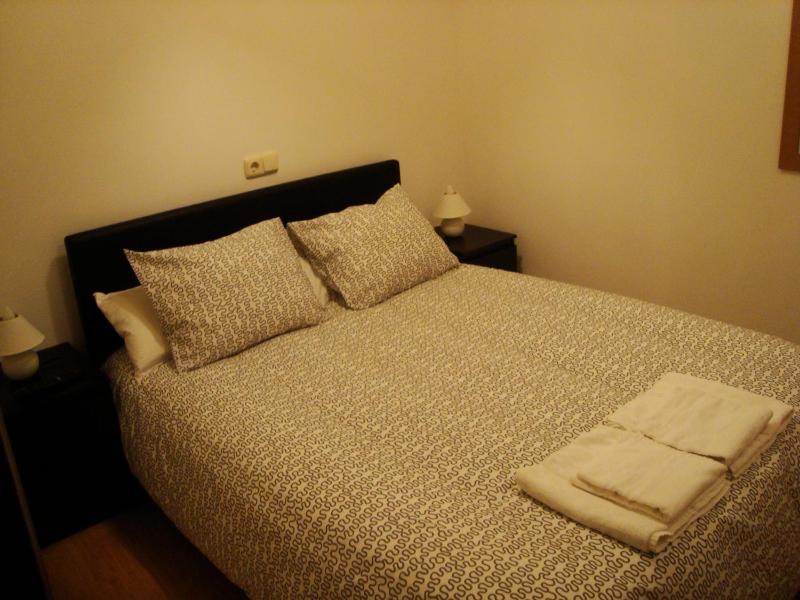 Interior Double Room with Shared Bathroom image 1