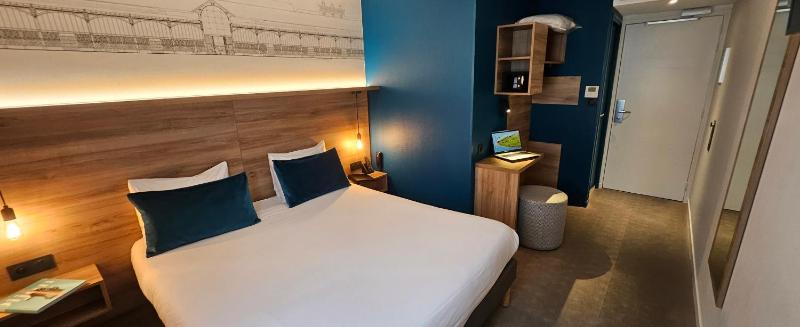 Double Room image 1