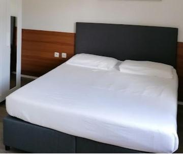 Budget Double Room image 4