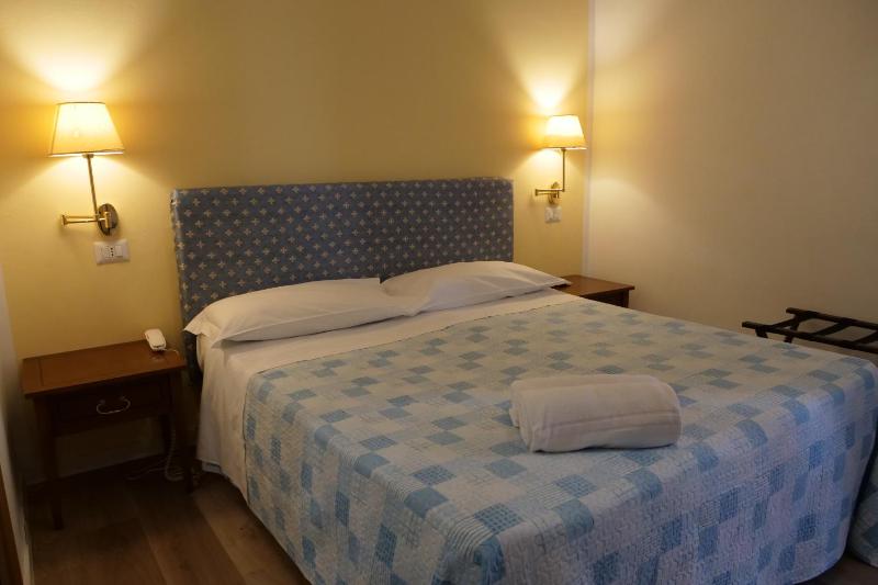 Standard Triple Room image 1