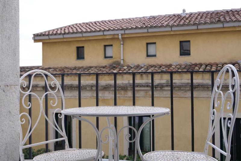 Standard Double Room image 3