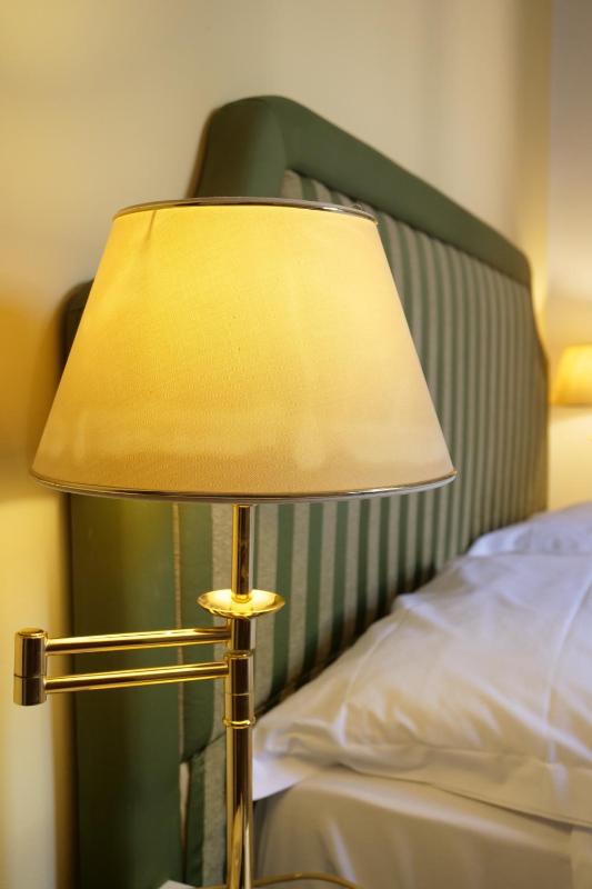 Economy Double Room image 4