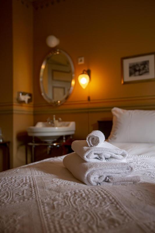 Deluxe Double Room with Balcony image 4