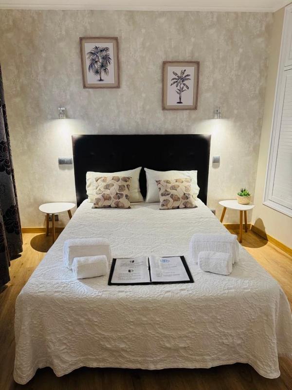Double Room with Sea View image 1