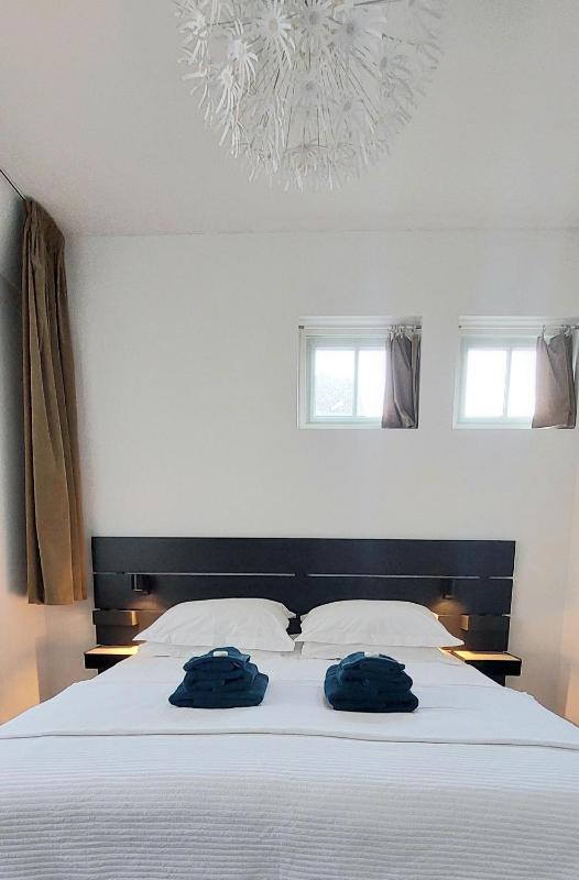 Deluxe Double Room image 2