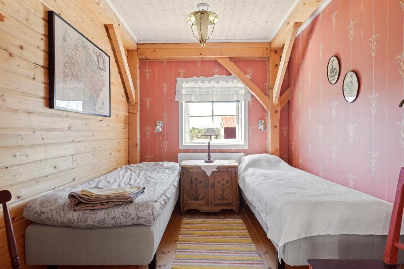 Double Room with Shared Bathroom image 1