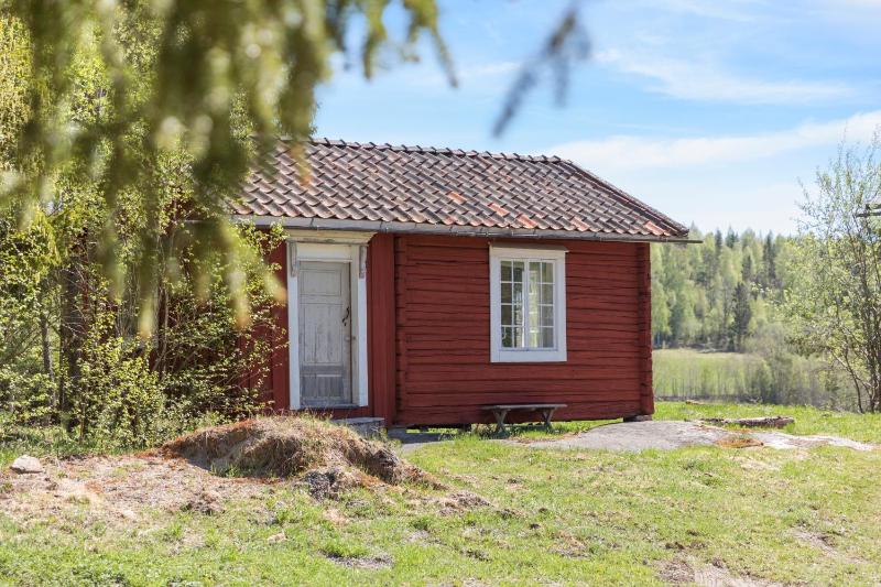 Cottage without Private Bathroom image 1