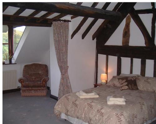 Two-Bedroom House image 3
