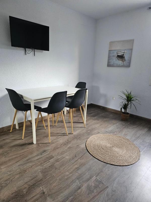 One-Bedroom Apartment  image 4