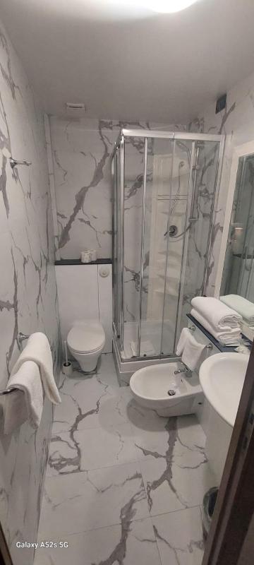 Double Room image 2