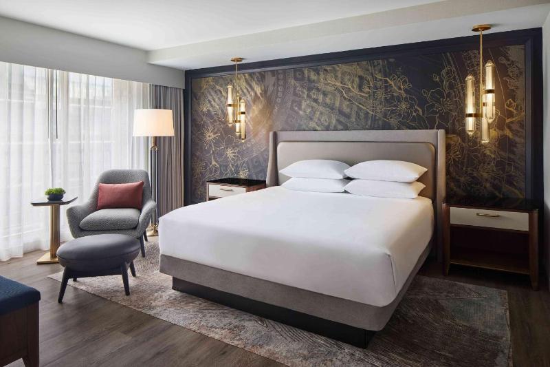 Grand Suite image 1