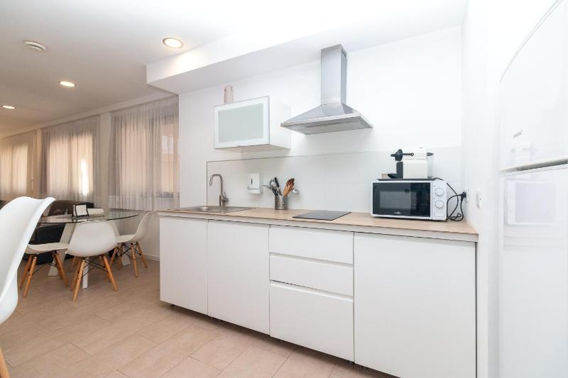 One-Bedroom Apartment image 4