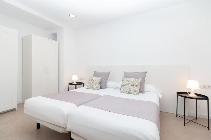 One-Bedroom Apartment image 1