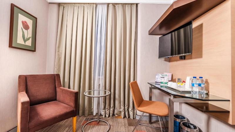 Standard Double Room image 3