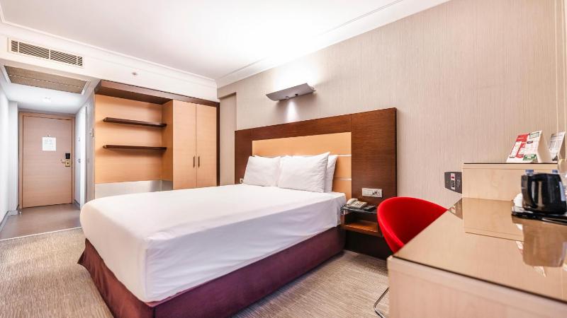 Standard Double Room image 4