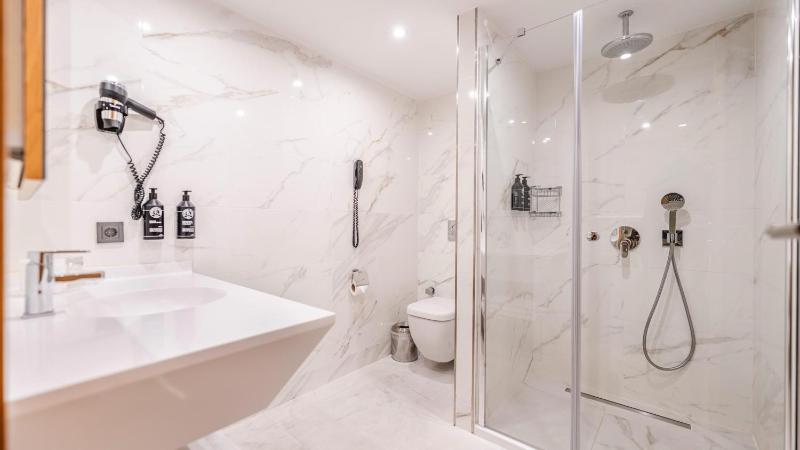 Junior Suite image 2