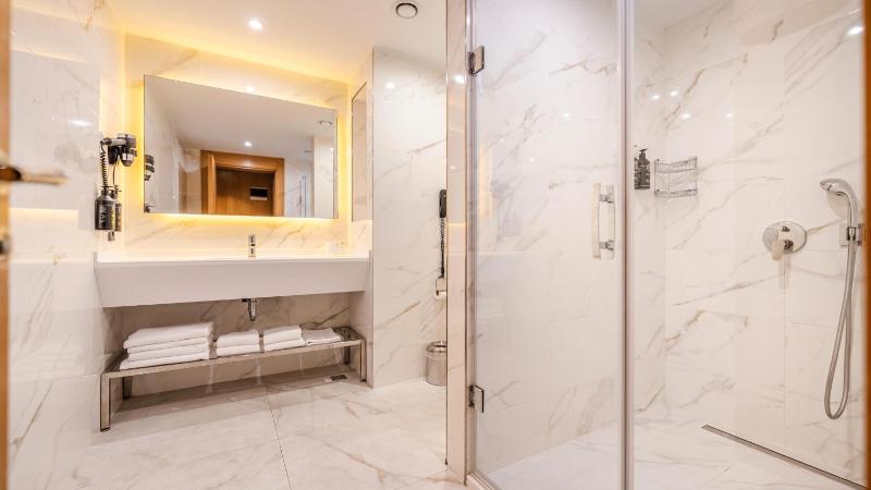 Junior Suite image 3