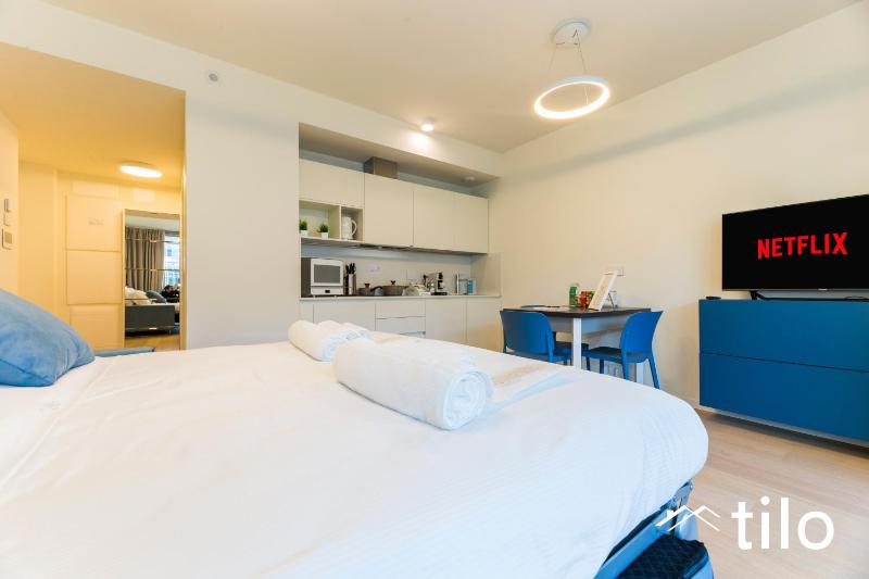 Waterfront Luxury Studio FREE Parking AC NETFLIX & WIFI By Tilo Lux - image 7
