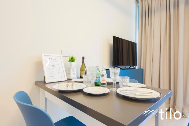 Waterfront Luxury Studio FREE Parking AC NETFLIX & WIFI By Tilo Lux - image 8