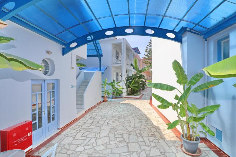 Dolphin Hotel - image 22