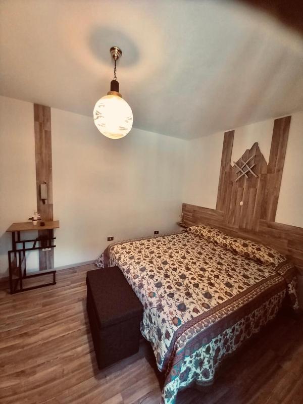 Double Room image 3