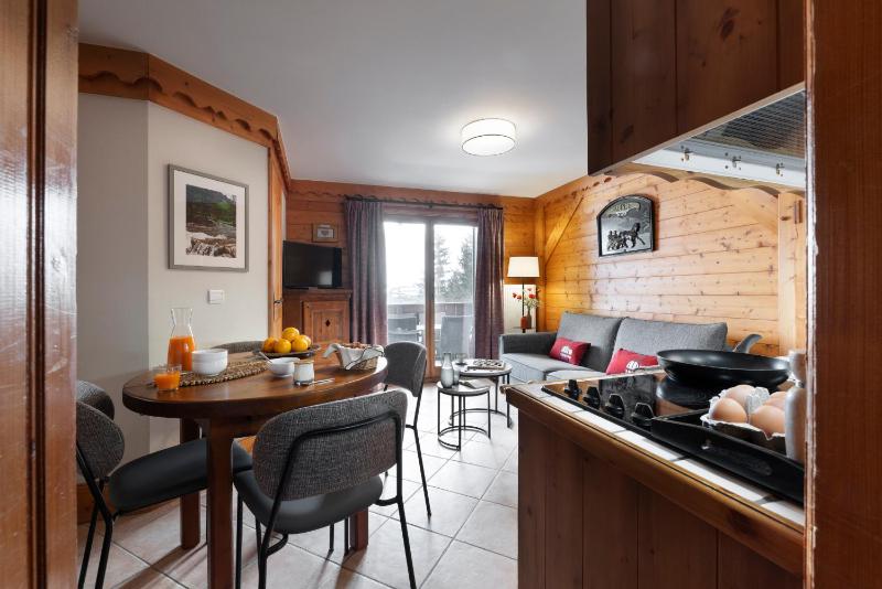 One-Bedroom Apartment with Sleeping Alcove (5 People) image 4
