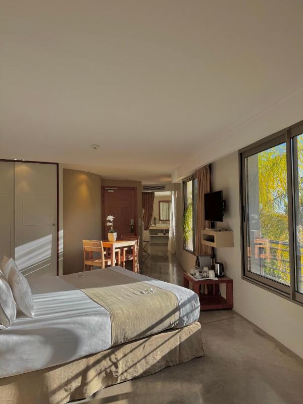 Prestige Suite with Terrace image 1