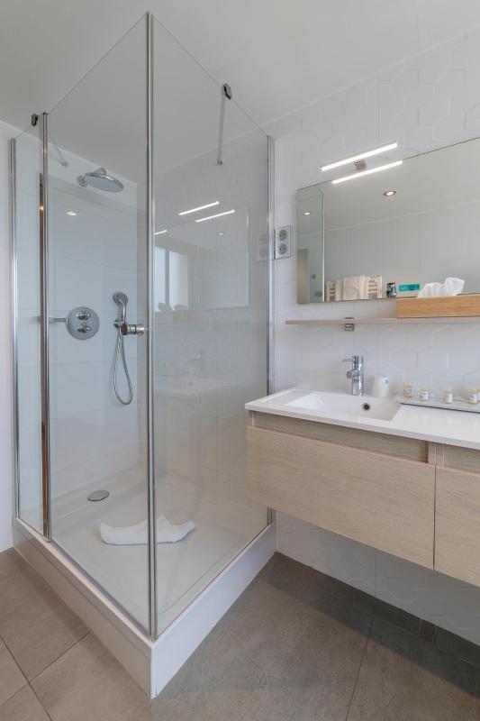 Imperial Suite with Terrace and Sea View image 4