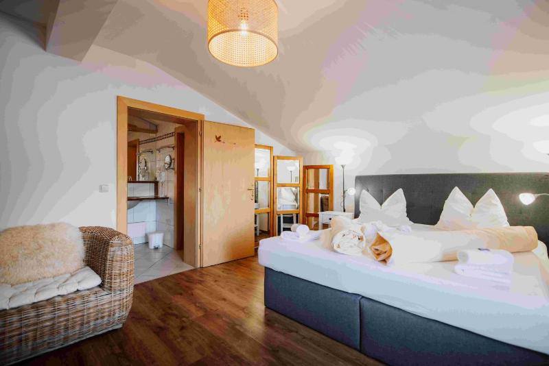Two-Bedroom Apartment with Mountain View image 2