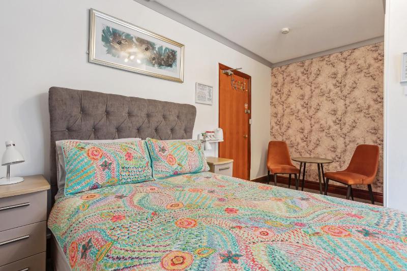 Double Room image 2