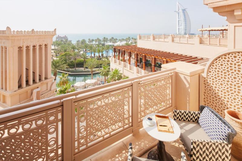 Junior Ocean View Suite - with Airport Transfers, Suite Benefits & Wild Wadi Waterpark™ Access image 2