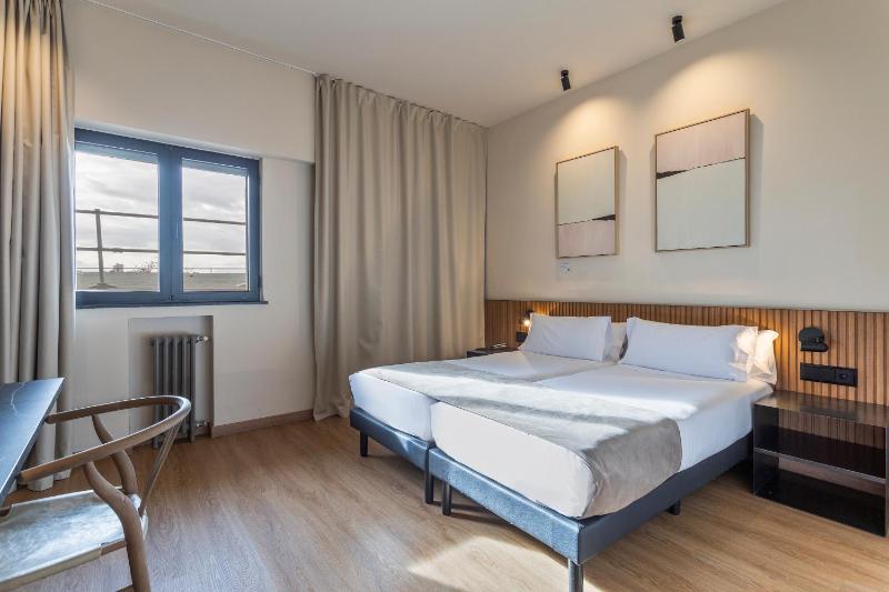 Standard Double Room image 1