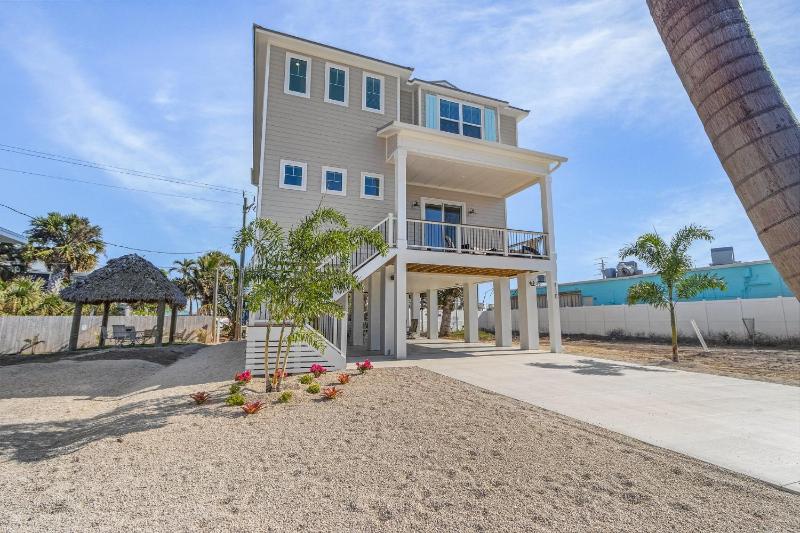 118 Luxury 4 Bed with Den 45 Bath - Heated Pool & Spa - image 14