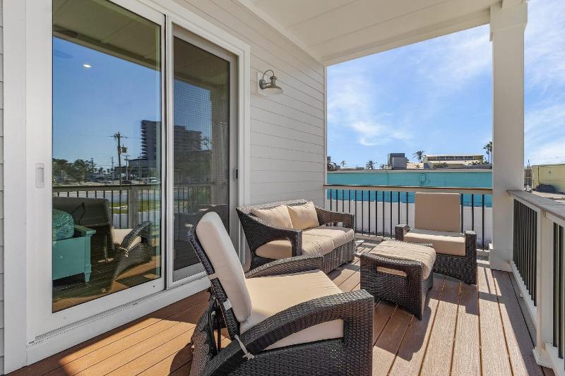 118 Luxury 4 Bed with Den 45 Bath - Heated Pool & Spa - image 25