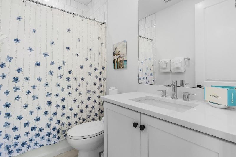 118 Luxury 4 Bed with Den 45 Bath - Heated Pool & Spa - image 27