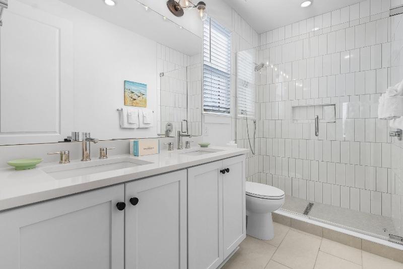 118 Luxury 4 Bed with Den 45 Bath - Heated Pool & Spa - image 17
