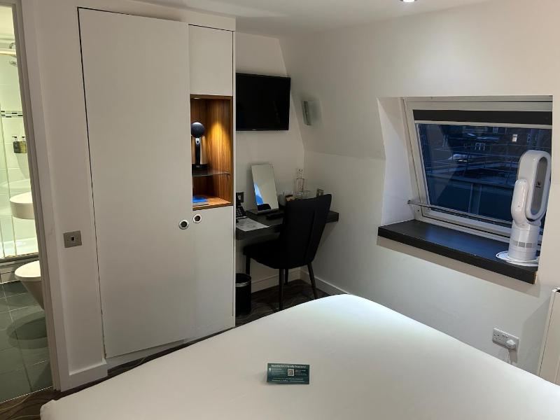 Standard Double Room image 1